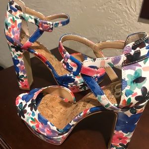 Beautiful Colorful Platform heel great with any outfit!